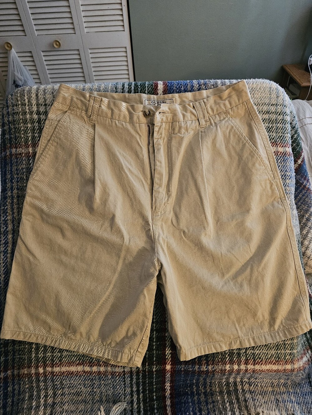 Vintage GUESS Classic Sportswear Men's Khaki Chino Shorts Size 32 Hong Kong 90s